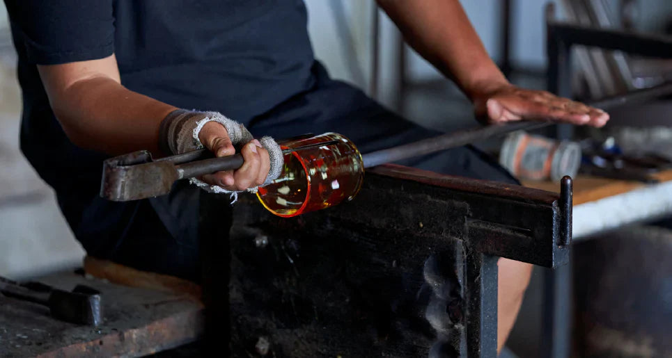 Parfum de Grasse : le savoir-faire des maîtres verriers français