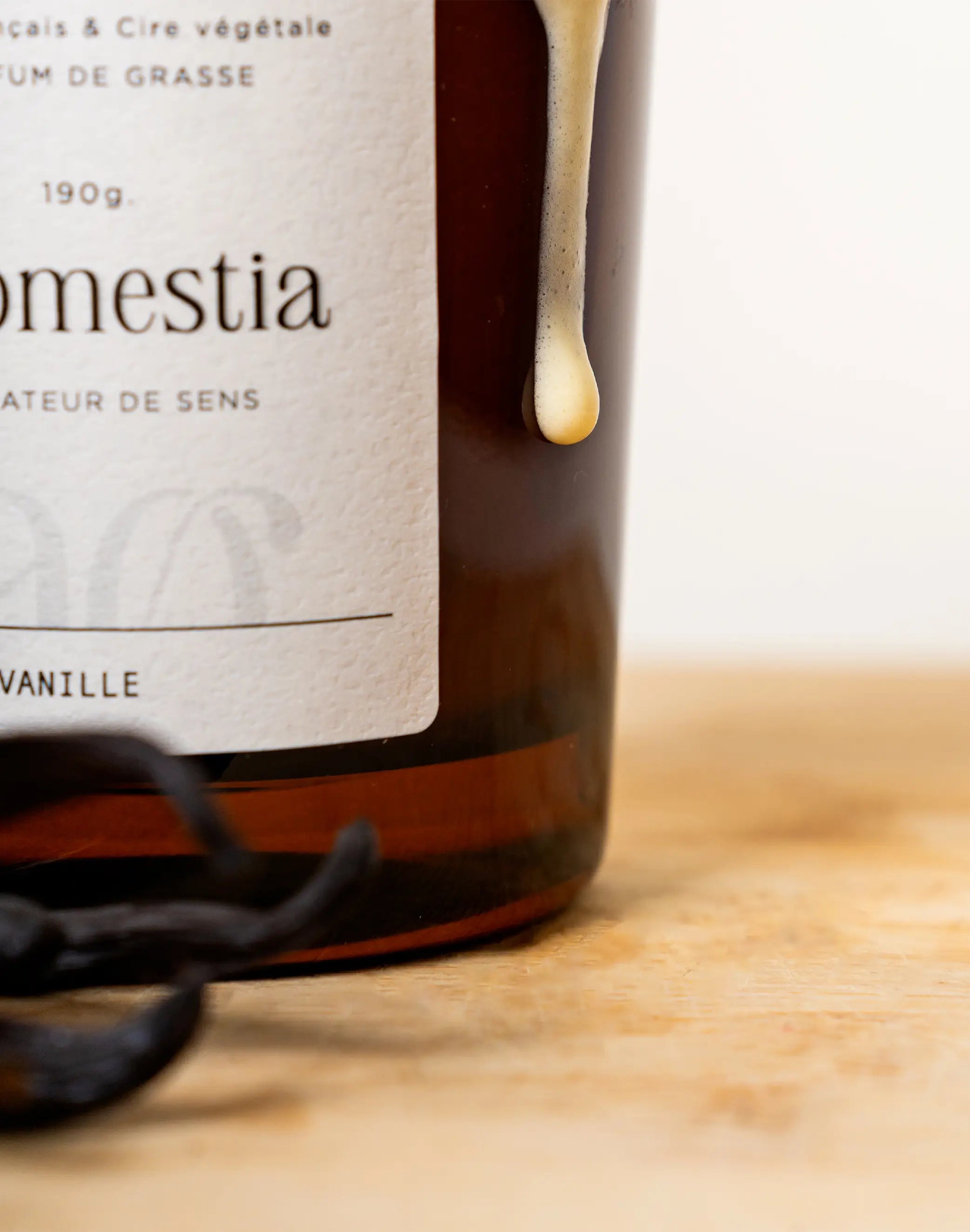 Gros plan bougie vanille Aromestia